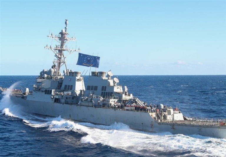 چین ناوشکن آمریکایی را از آب‌های مورد مناقشه بیرون راند