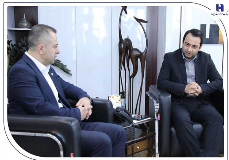 محسن سیفی در دیدار با معاون وزیر ورزش و جوانان:رویکرد بانک صادرات ایران تقویت امید، بالندگی و توانمندسازی جوانان کشور است