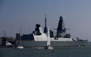 خودداری نیروی دریایی سلطنتی انگلیس از اعزام ناوهای جنگی خود به منطقه خلیج فارس