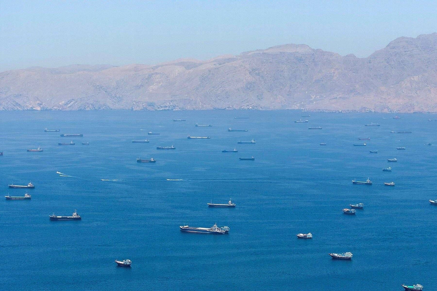 لخته بزرگ نفتی در شریان جهانی؛ محاصره دریایی تنگه هرمز